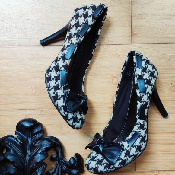 Nine West Shoes - Nine West Elitist society girl houndstooth secretary heels 8